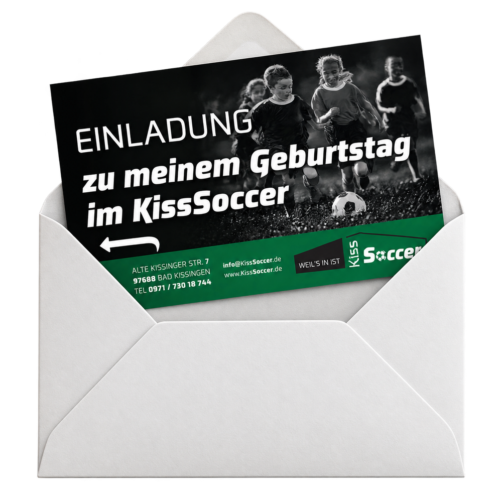 Einladungskarte zum Kindergeburtstag bei KissSoccer im Umschlag, PDF zum Ausdrucken